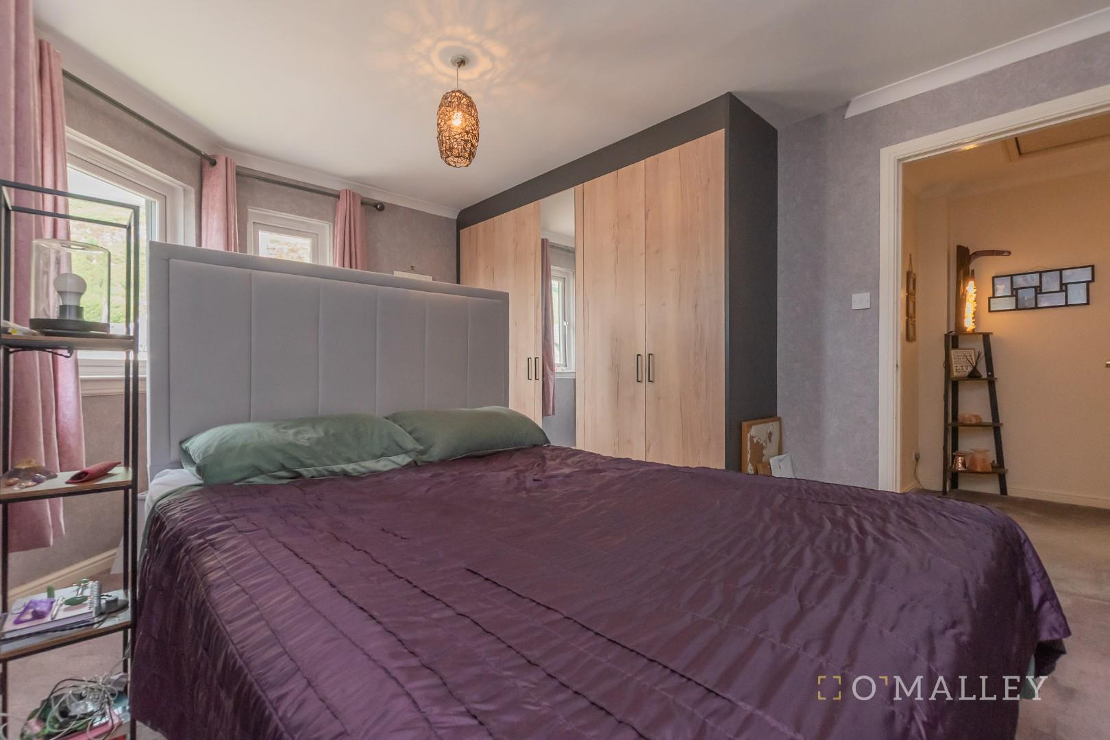 16. Bedroom 1 2.jpg
